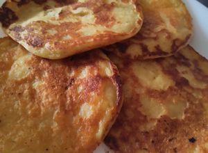Una foto de Panquecas de yuca y choclo🥯🥞🌽