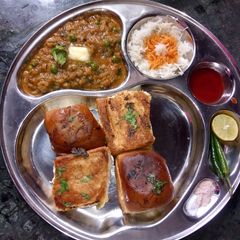 A picture of Pav Bhaji.