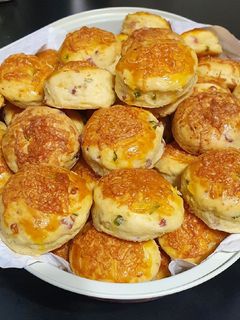 Cheddar sajtos - jalapenos pogácsa recept fotója