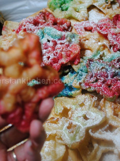 A picture of Persian rosette cookies (Noon Panjereh).