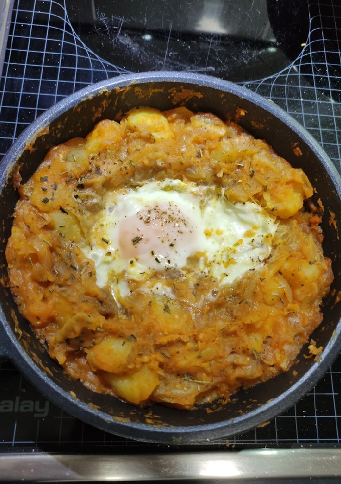 Una foto de Sartén de patatas con huevo