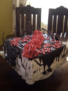 A picture of Rich fruit cake.