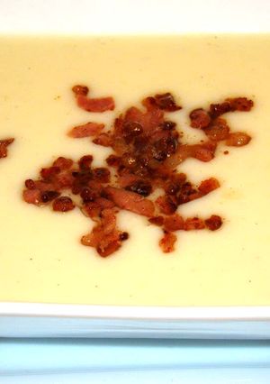 Burgonyakrémleves recept baconnal recept fotója