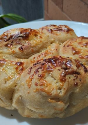 Una foto de Pan🥯🥐🧇de piña🍍sin amasar🍯🧀🥯