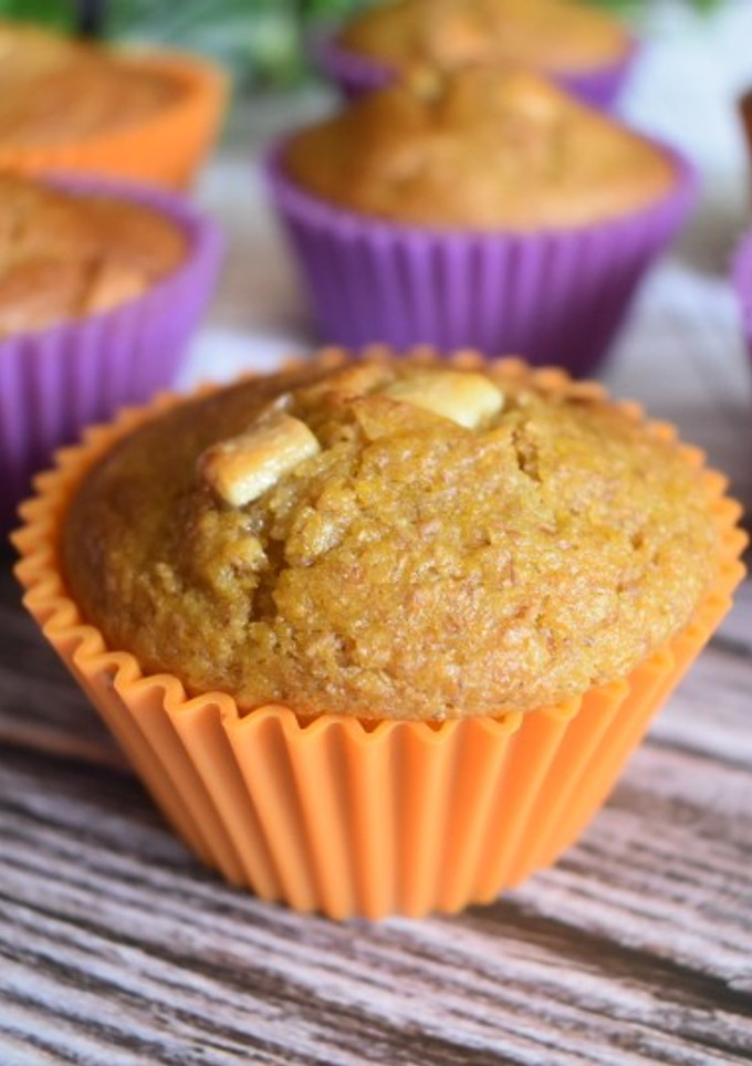 Una foto de Muffins de calabaza y chocolate blanco