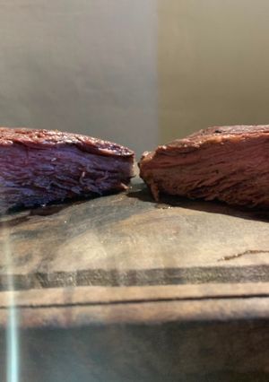 Una foto de Vacío a la parrilla sobre cama de sal