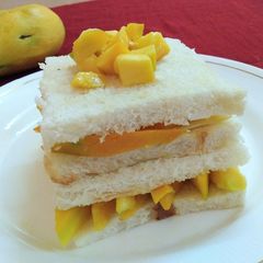 A picture of Mango sandwich.