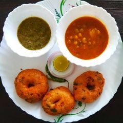 A picture of Instant rava vada.