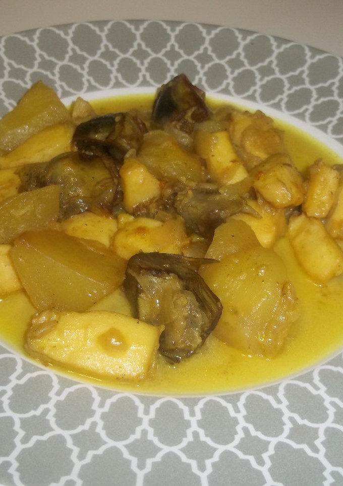 Una foto de Potas con salsa combinada