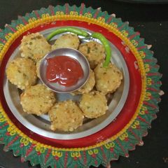 A picture of Sabudana vada.