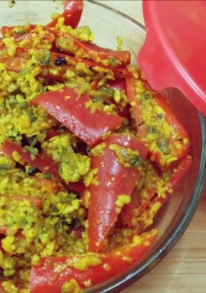 રાયતા લાલ મરચાં (Raita Lal Marcha Recipe In Gujarati) રેસીપી મુખ્ય ફોટો