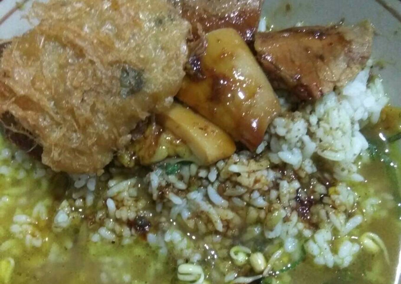 Soto daging+ jeroan sapi