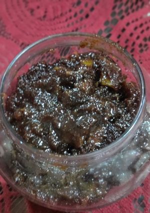 A picture of Gondhoraj lemon sweet sour pickle.