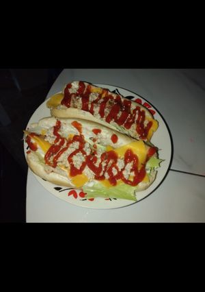 Una foto de •Hot dogs con pollo•