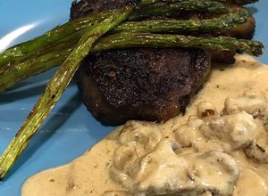 Gambar Australia Beef Steak with Asparagus and Creamy Sauce