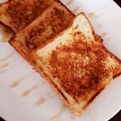 A picture of French Toast.