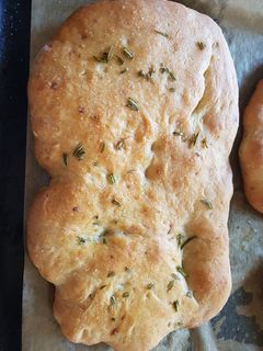 Fokhagymás focaccia recept fotója