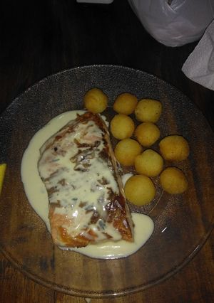 Una foto de Salmón rosado con crema al roquefort