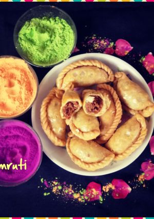 A picture of Choco Mawa Gujiya.