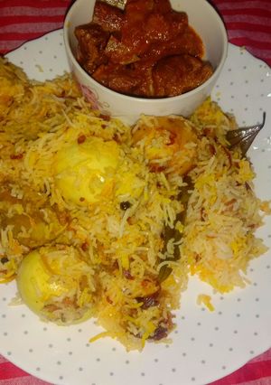 চিকেন দম বিরিয়ানি(Chicken dum biriyani recipe in bengali) রেসিপির প্রধান ছবি