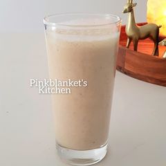 A picture of Dates Flavoured Banana Milk.