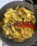 Жаркое из курицы с картофелем фри
