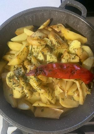 Фото Жаркое из курицы с картофелем фри.
