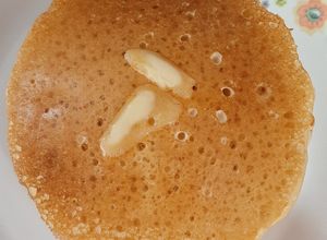 Una foto de Hot cakes con leche carnation🥞