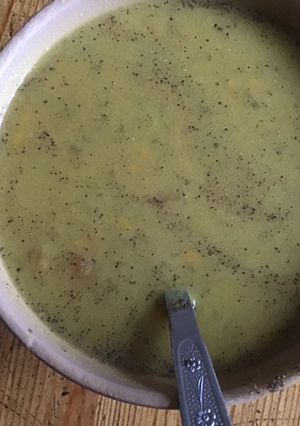 Une photo de Soupe de petits pois aux graines de pavot