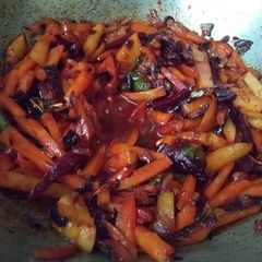 A picture of Carrot beetroot jhal fraiji.