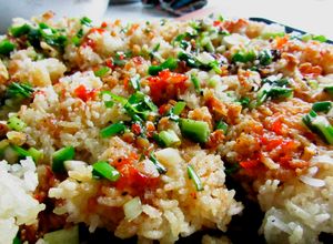 Hình của món Cơm cháy chiên người ta vô bếp.