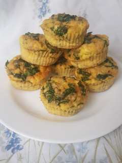 Una foto de Mini frittatas de huevo con quinoa y espinacas