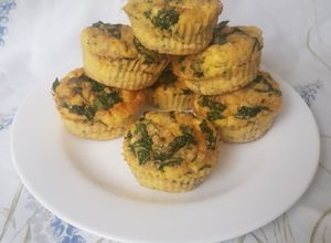 Una foto de Mini frittatas de huevo con quinoa y espinacas