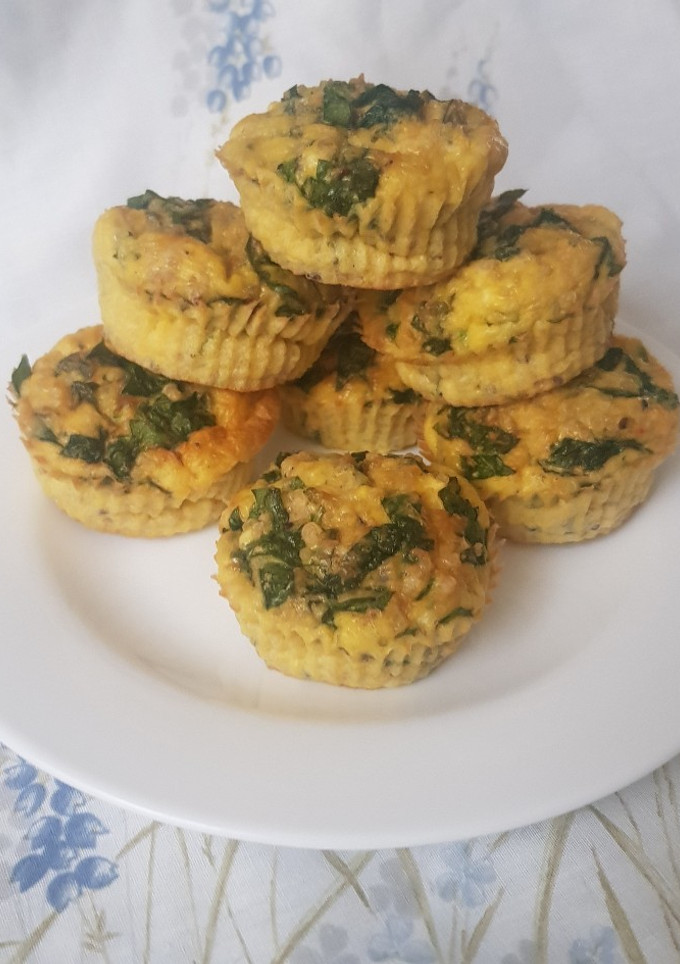 Una foto de Mini frittatas de huevo con quinoa y espinacas