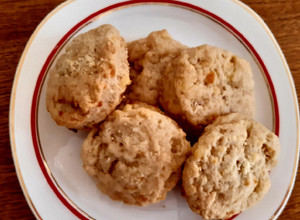 Una foto de Scones de queso rallado y ajo 🇺🇾