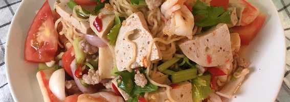 🧑🏽‍🍳👩🏻‍🍳Mama TomYum Salad •Yum Mama • Instant Ramen Noodle Salad Recipe |ThaiChef Food🌶🥬