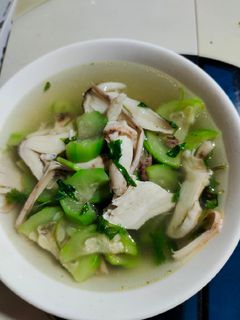 Hình của món Nấm mối nấu thịt gà.