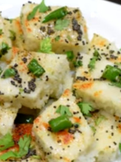 રવા ના ઢોકળા(Rava Dhokla Recipe In Gujarati) રેસીપી મુખ્ય ફોટો