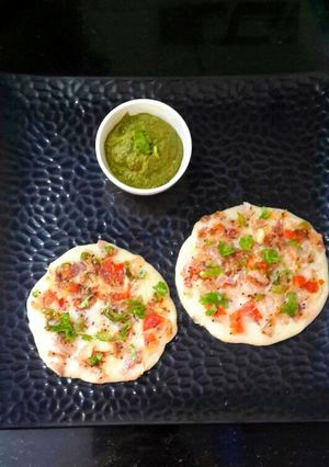 ரவை காய்கறி ஊத்தப்பம் (Ravai Kaai KAri uthapam recipe in Tamil) செய்முறை முக்கிய புகைப்படம்