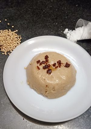 (જુવાર નાં લોટ નું ખીચું juvar khichu recipe in gujarati) રેસીપી મુખ્ય ફોટો