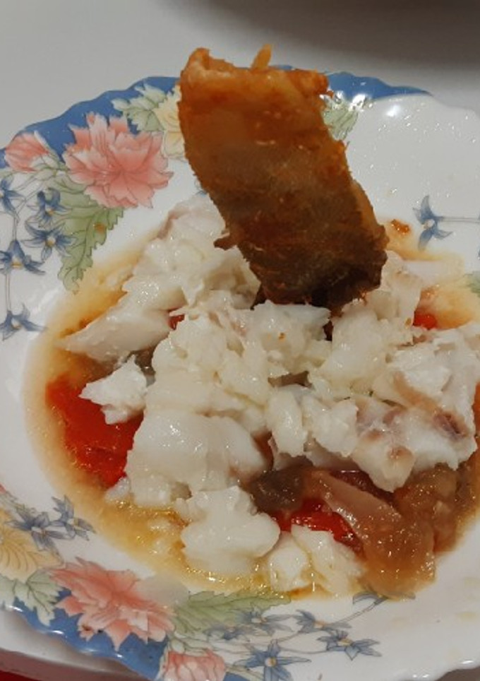 Una foto de Escalivada con bacalao y su piel crujiente