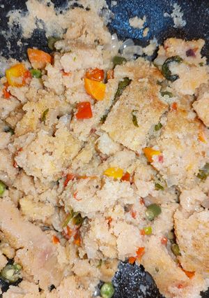 காய்கறி ரவா கிச்சடி(veg rava kichdi recipe in tamil) செய்முறை முக்கிய புகைப்படம்
