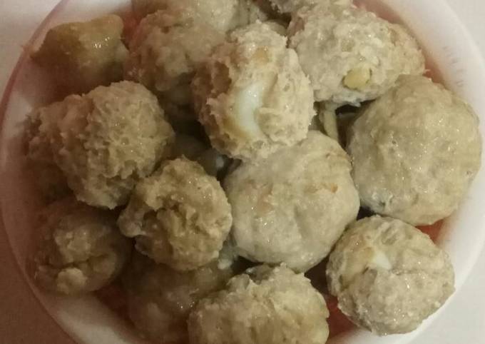 Resep Bakso Ayam Sapi Isi Telur Puyuh And Keju Oleh Devy Aprillia Cookpad