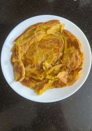 A picture of Kesaria Laccha Paratha.