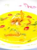 Vellutata di zucca con fiori di zucca e zenzero