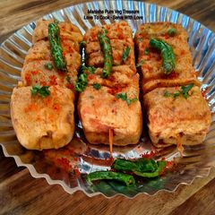 A picture of Ulta Vada Pav Bites On Sticks (Twisted & In Unique Style) - Mumbai Street Food - Party Snacks.