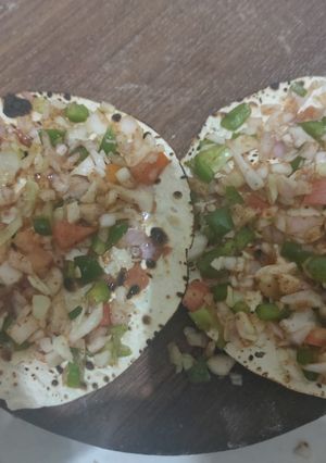 મસાલા પાપડ (Masala Papad Recipe In Gujarati) રેસીપી મુખ્ય ફોટો