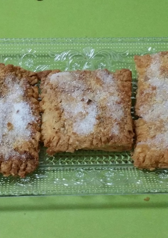 Una foto de Mini cocas de chicharrones recién sacadas del horno