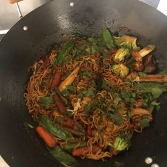 A picture of Schezwan style noodles.
