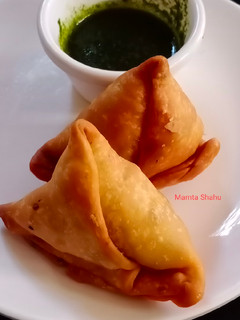 मिनी समोसा (Mini Samosa recipe in Hindi) रेसिपी मुख्य फोटो